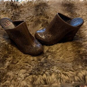 Diane Von Furstenberg Brown Laser-Cut Mules